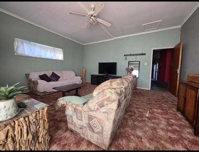 4 BEDROOM HOUSE FOR SALE IN BRACKENHURST